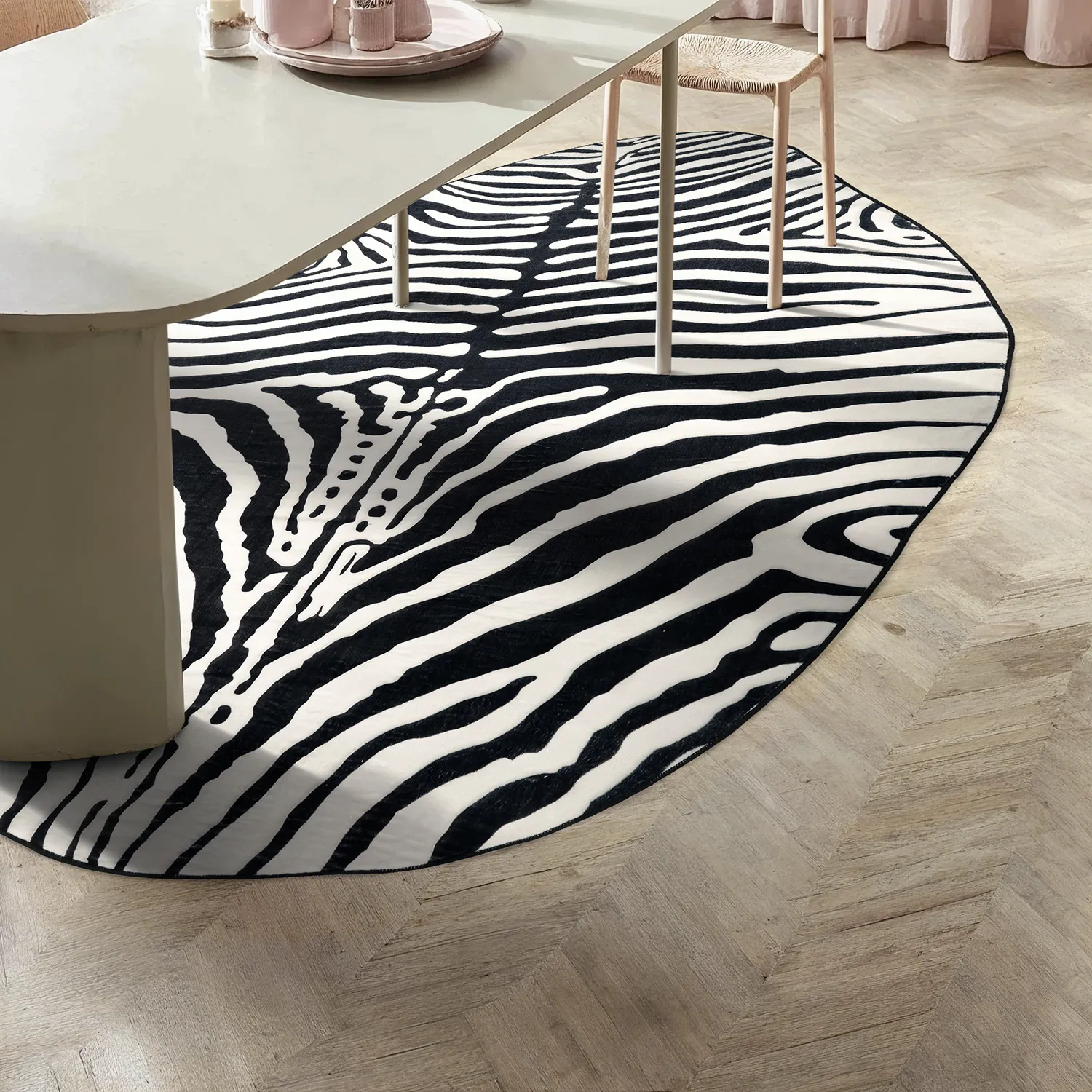 Okrúhly zvlnený koberec Wilton - Zebra (čierna/biela)