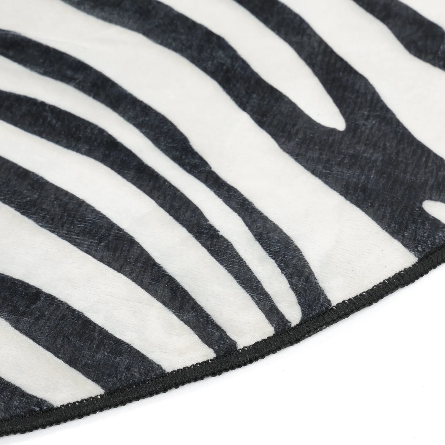 Okrúhly zvlnený koberec Wilton - Zebra (čierna/biela)