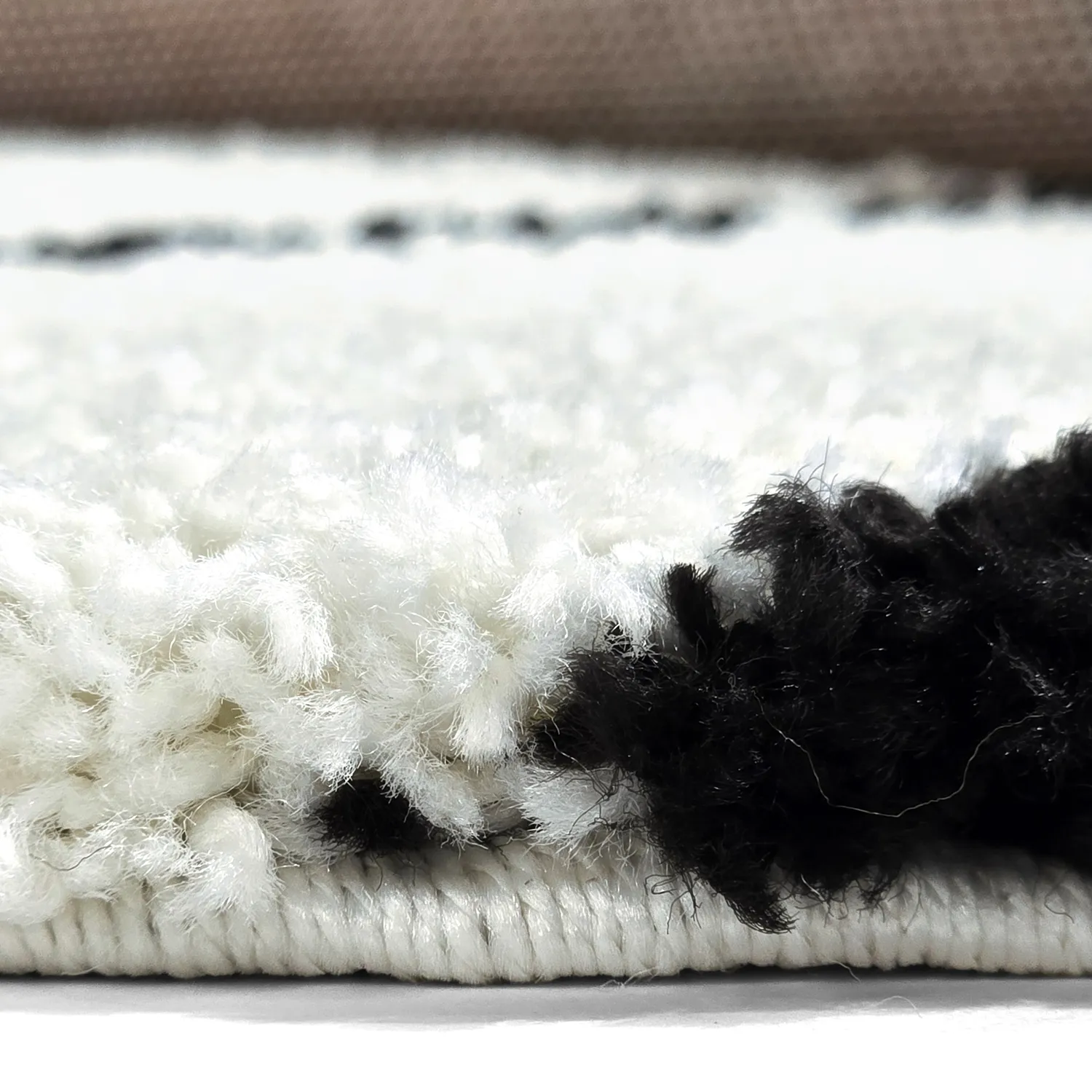 Koberce okrúhle - Eze (biela/čierna)