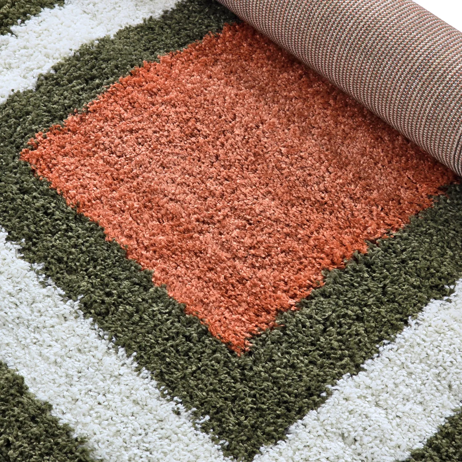 Koberce s chlpmi - Alsace (zelená/biela/oranžová)