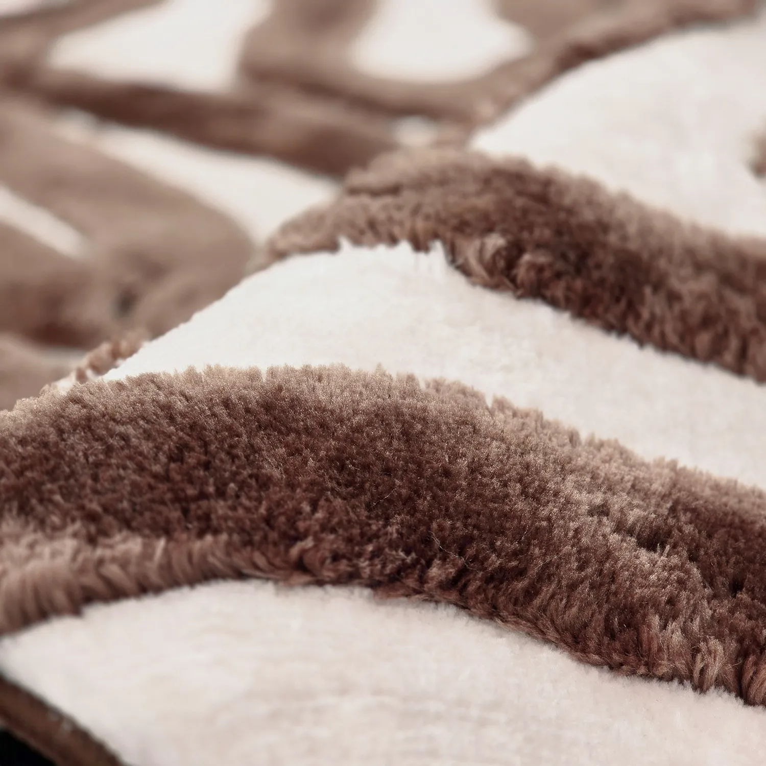 Koberce s dlhým vlasom - Akaba (hnedá/svetloružová)