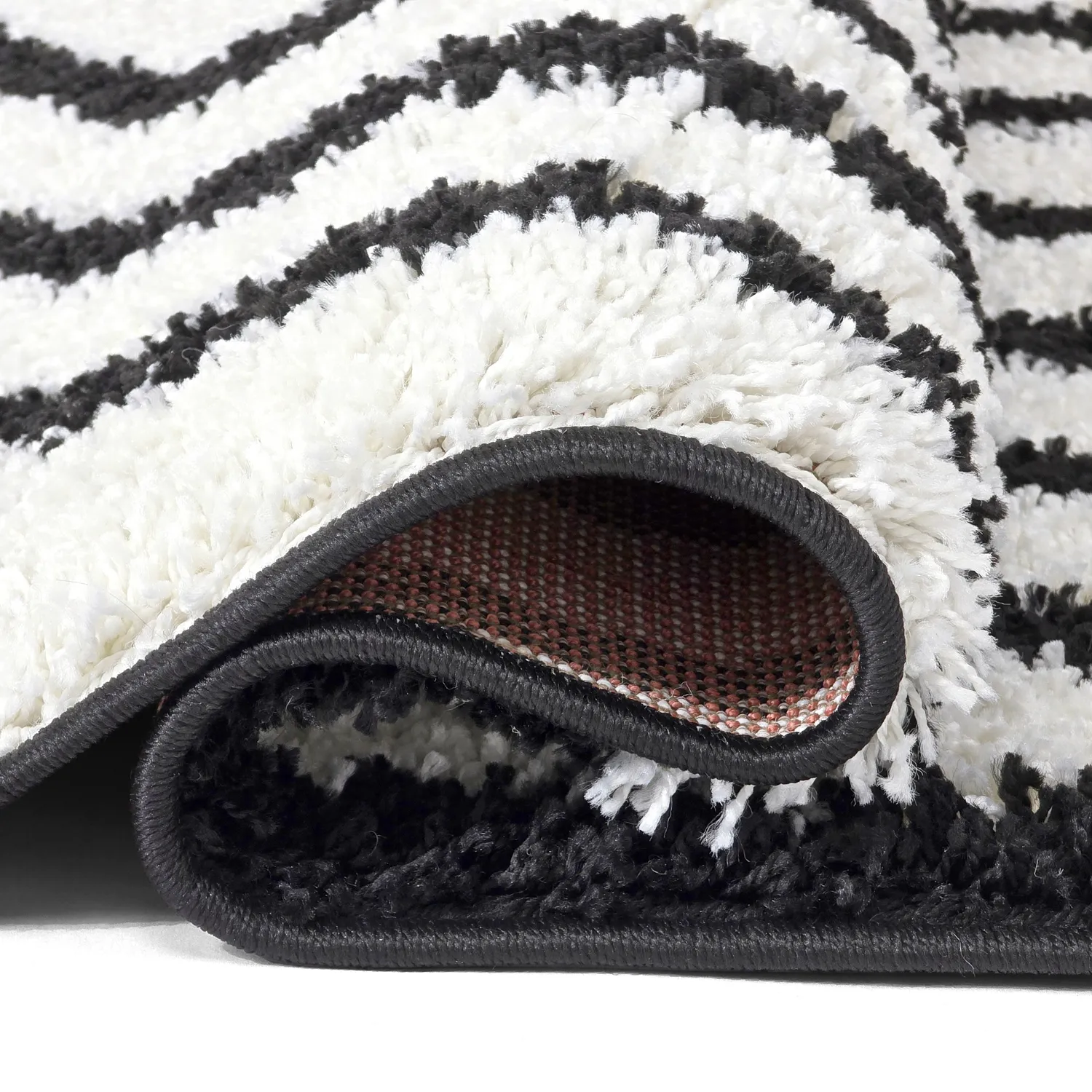 Chlpaté koberce - Cluny (biela/čierna)