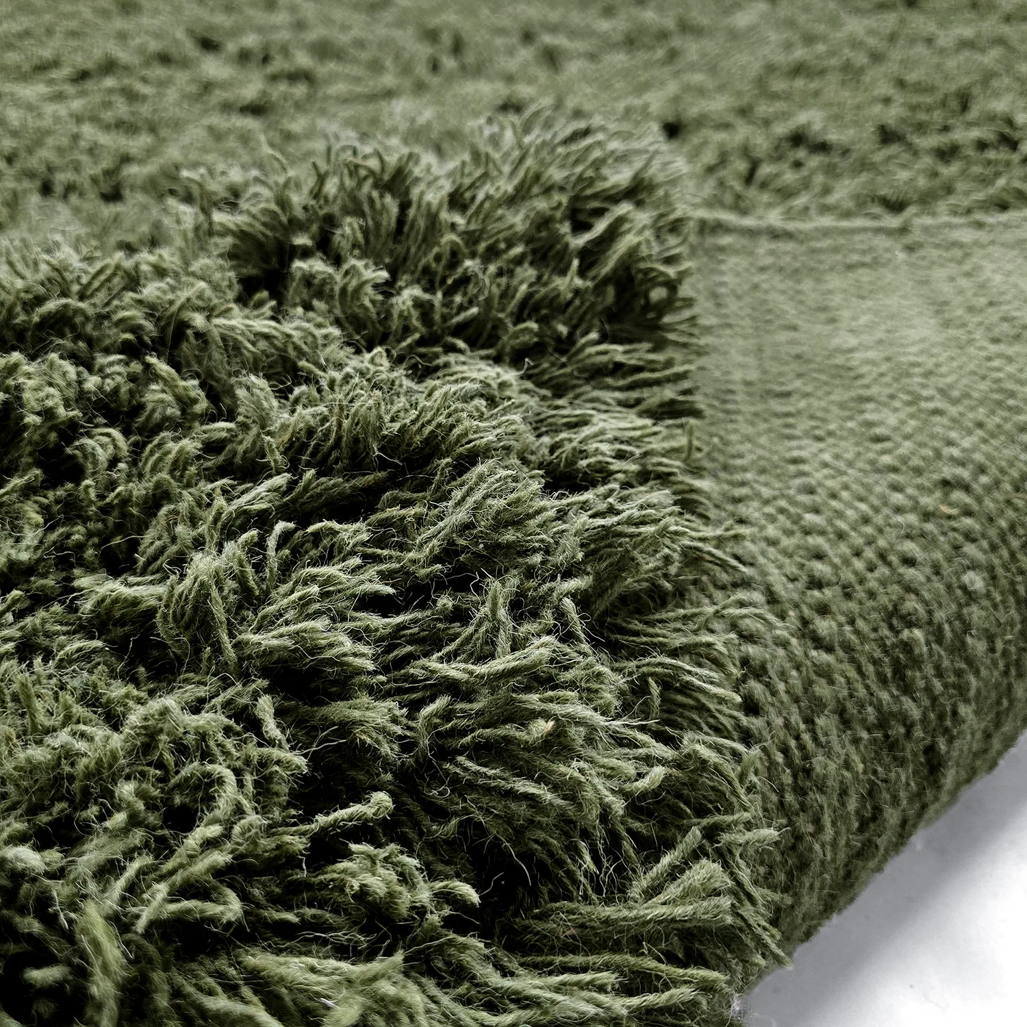 Koberce s dlhým vlasom - Fassale Hand Woven Wool Shaggy (machovo zelený)