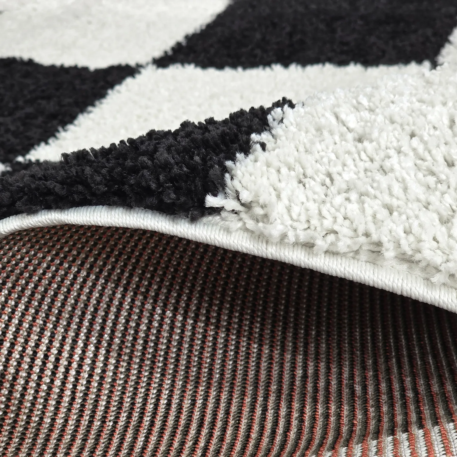 Koberce s dlhým vlasom - Gordes (čierna/biela)