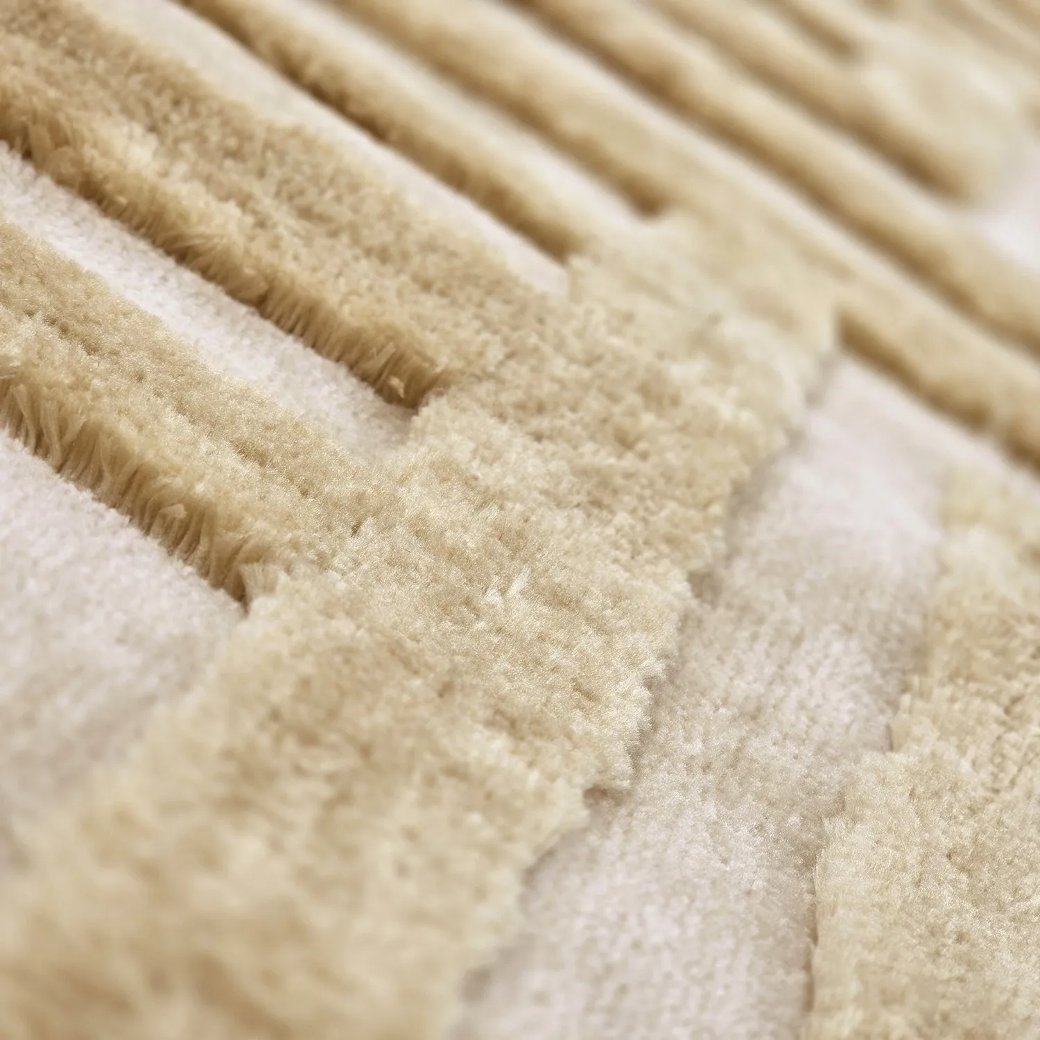 Koberce s dlhým vlasom - Karbala (krémová/bežová)