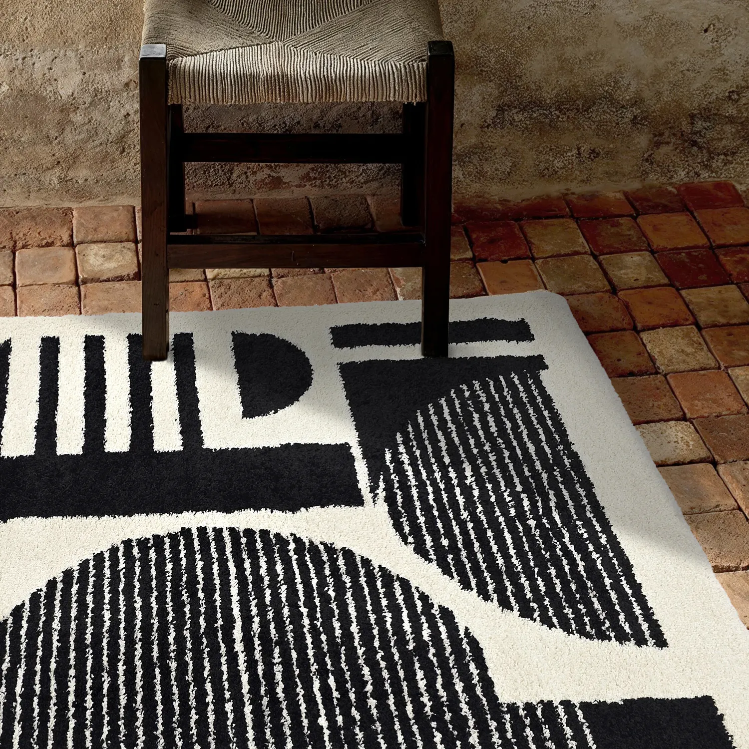 Koberec s chlpmi - Hnedý (čierny/biely)