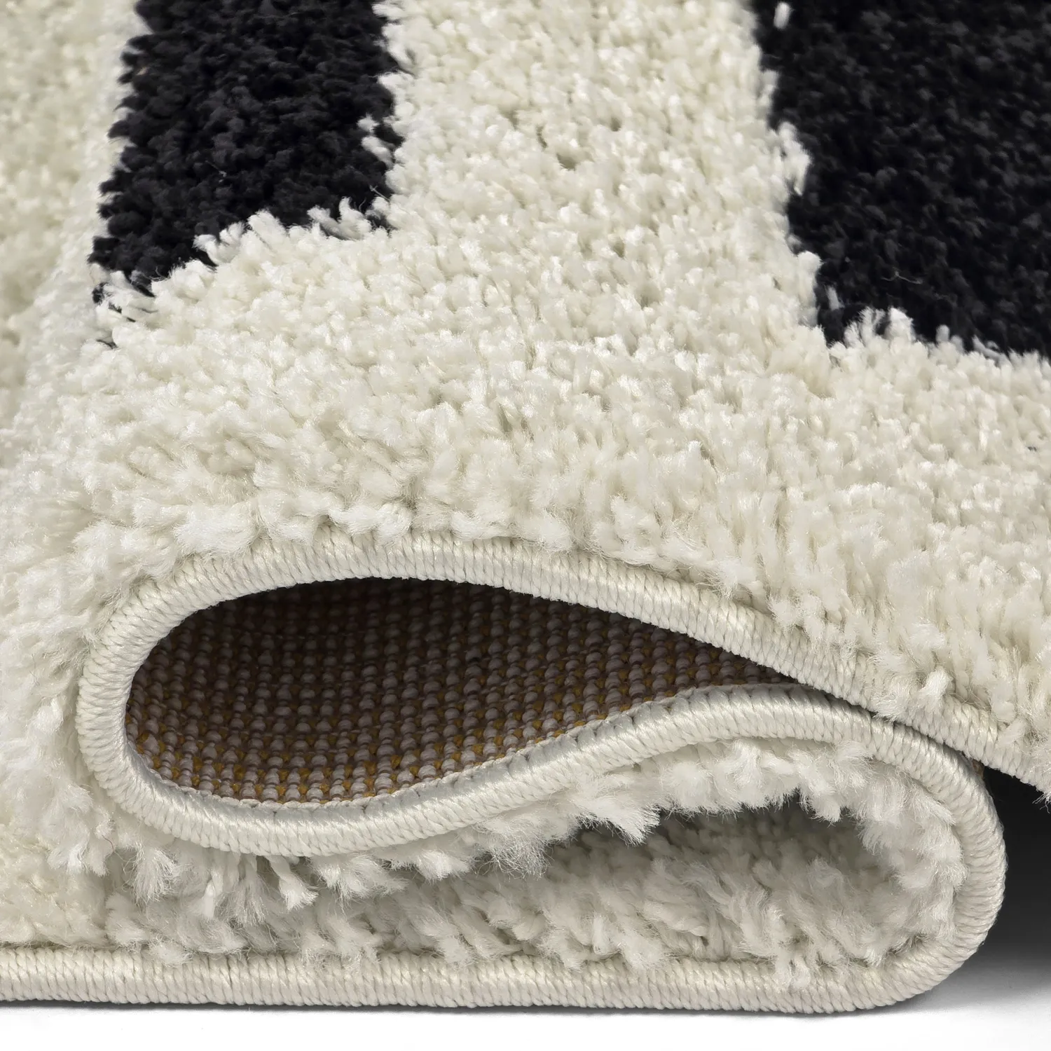 Koberec s chlpmi - Hnedý (čierny/biely)