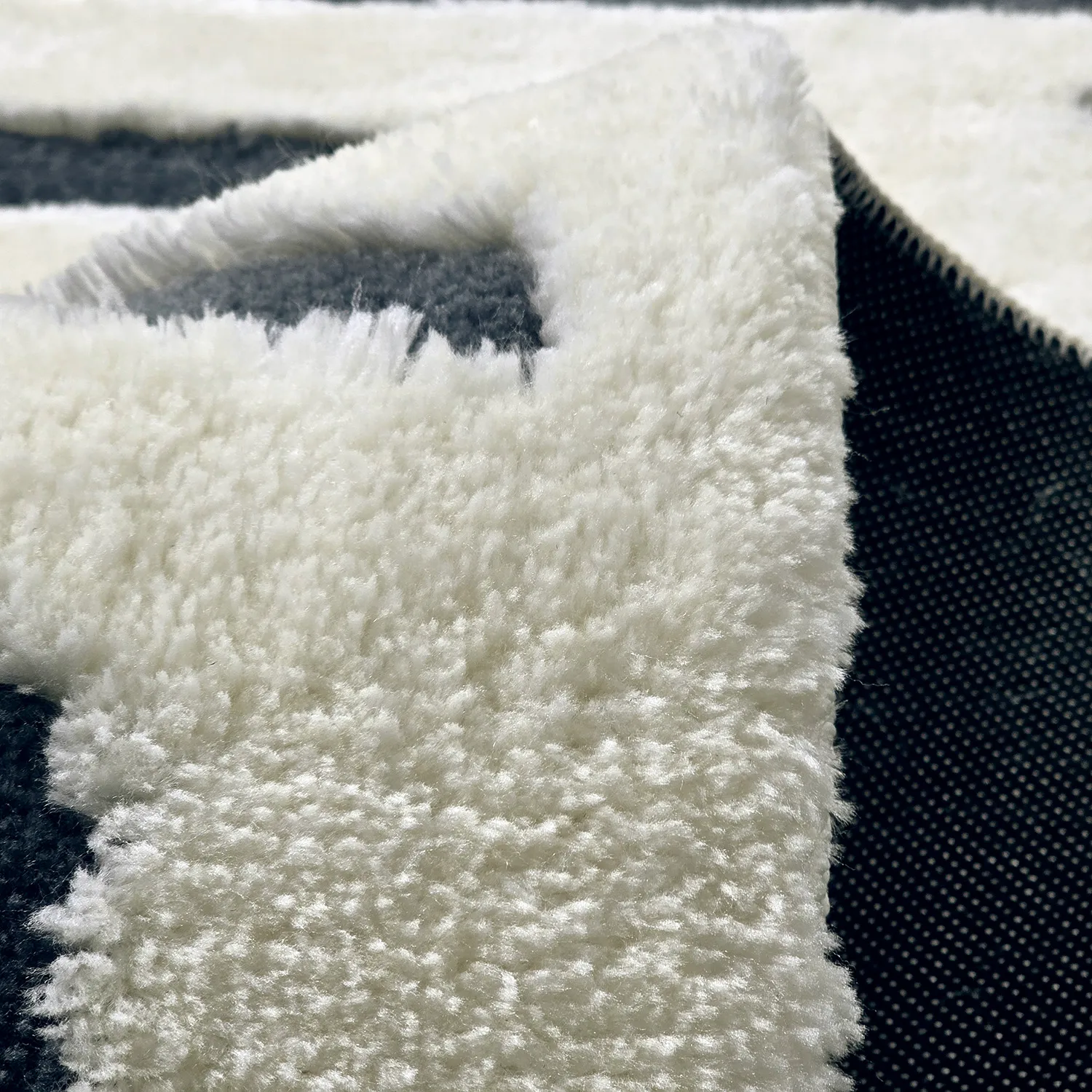 Koberce s dlhým vlasom - Palmyra (biela/námornícka modrá)