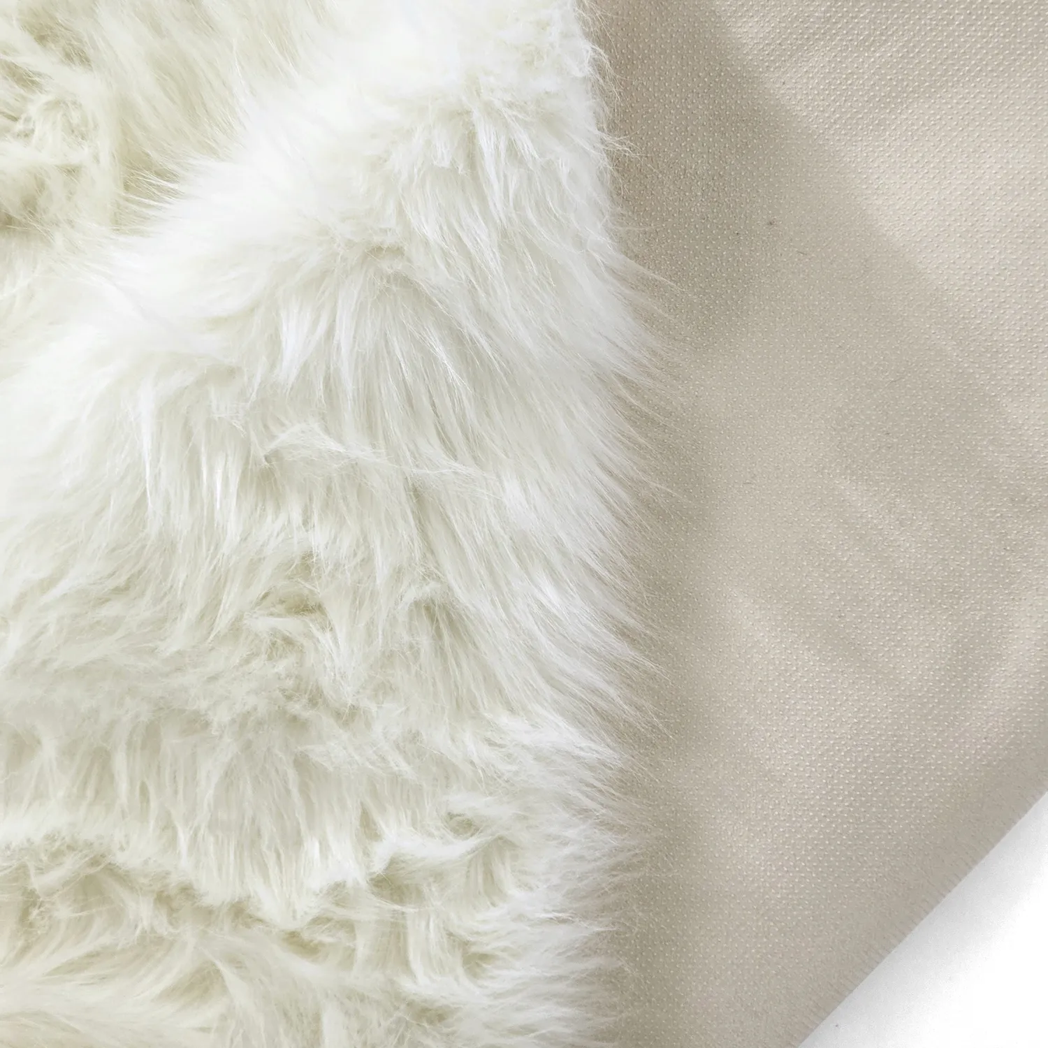 Koberce s dlhým vlasom - Sohar (biela)