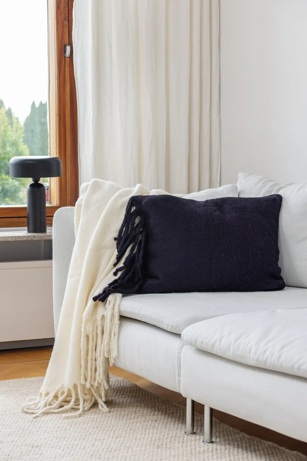 Puzdro na vankúš z vlnenej zmesi - Samantha (čierne)