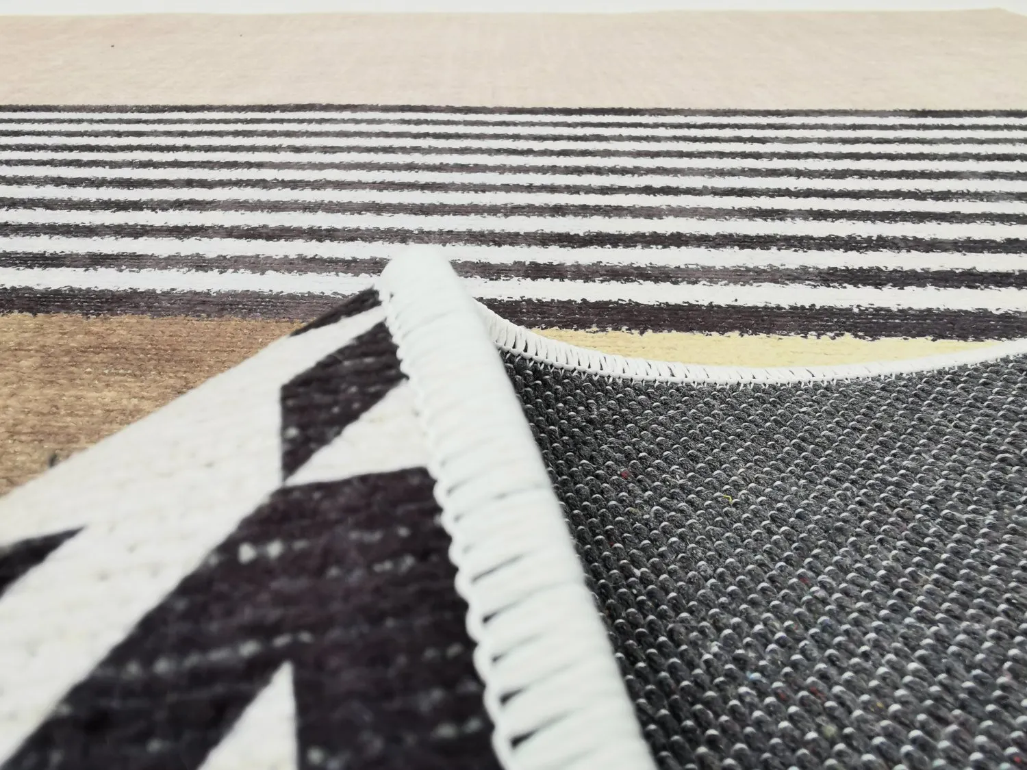 Koberec Wilton - Esme (hnedý/multicolor)