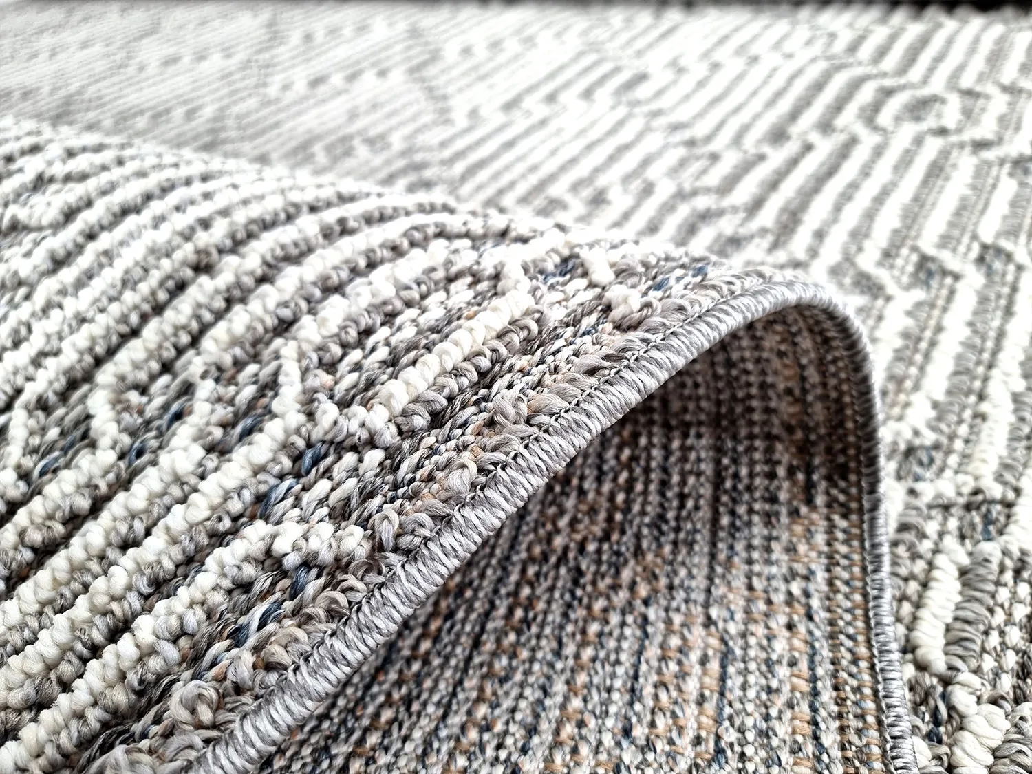 Shaggy - Interiér/exteriér Jordan (šedý)