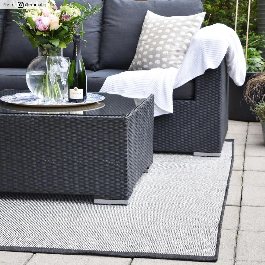 Koberec na vnútorné a vonkajšie použitie - Sortelha (čierny)