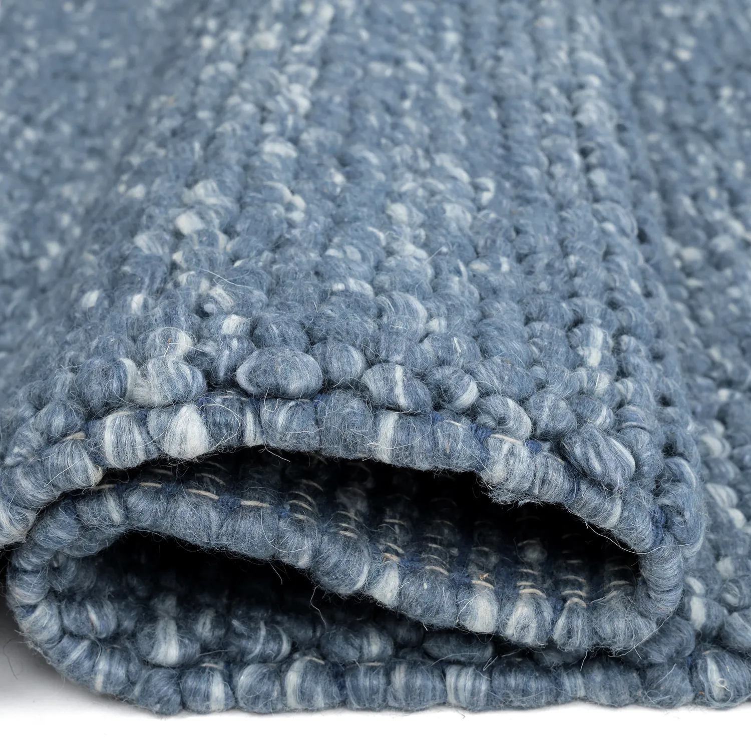 Vlnený koberec - Avafors Wool Bubble (námornícka modrá/krémová)