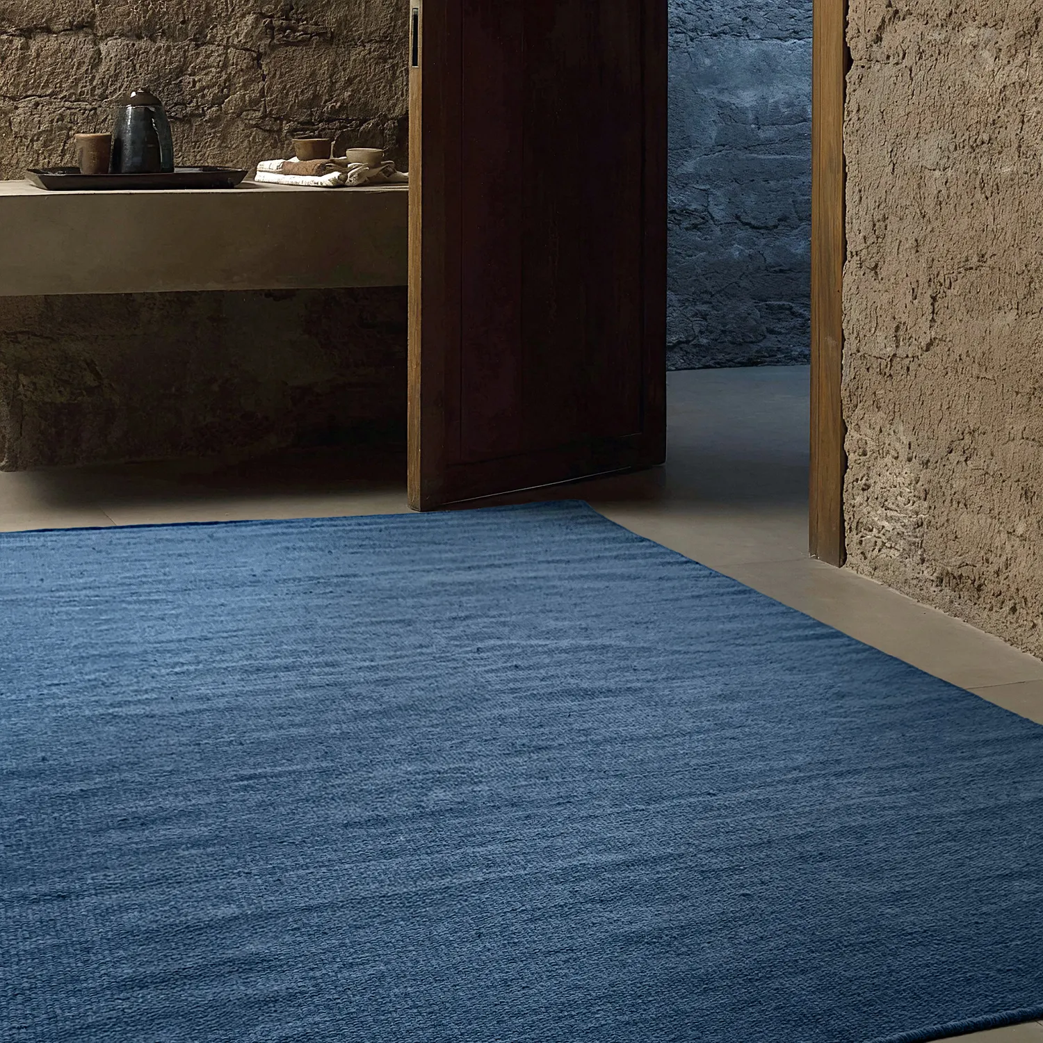 Vlnený koberec - Hamilton (námornícka modrá)