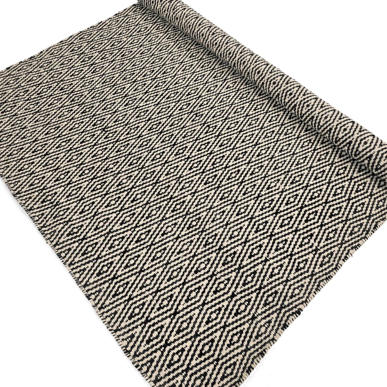 Vlnený koberec - Monastir (čierna/biela)