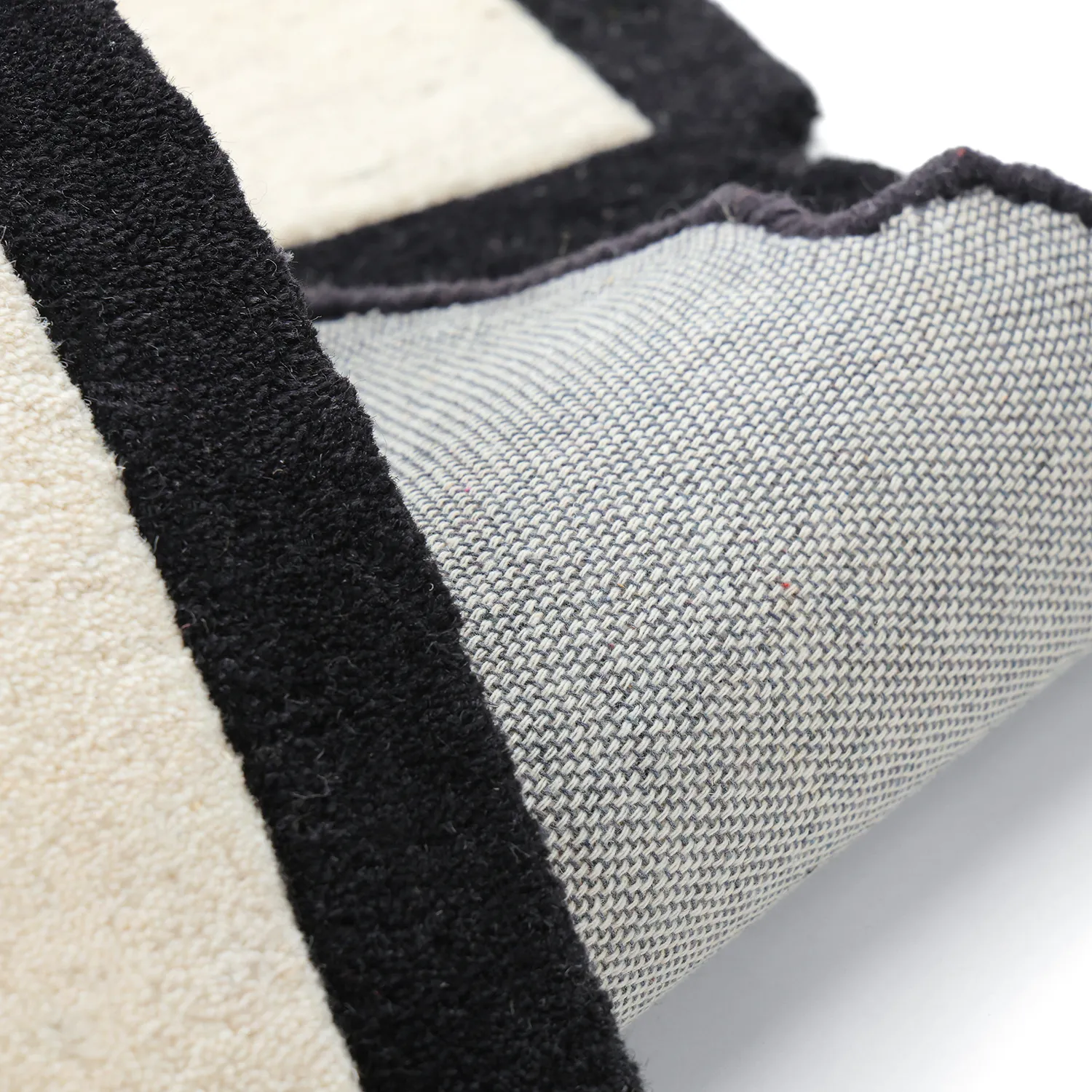 Vlnený koberec - Syl Hand Tufted Wool Premium (čierna/biela)