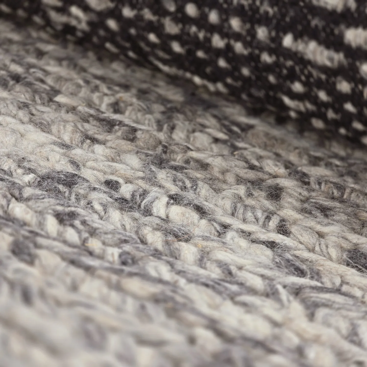 Vlnený koberec - Talvia Braided Wool (tmavošedý)