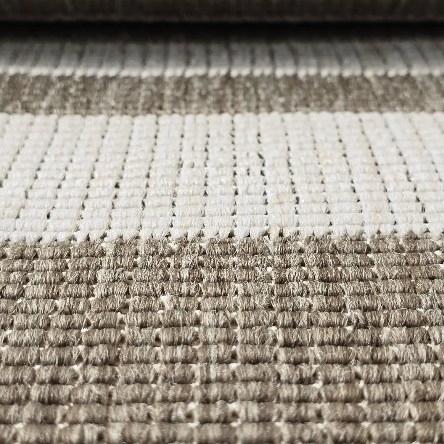 Koberec na vnútorné a vonkajšie použitie - Riley (béžový)