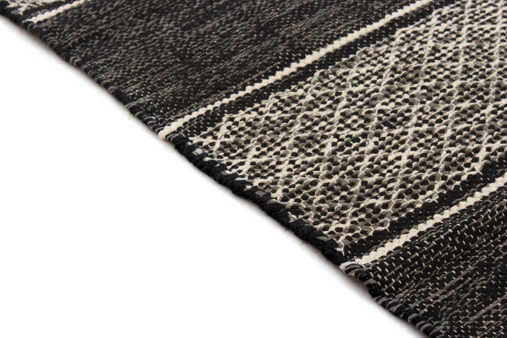 Koberec z kusov - Visby (čierny)