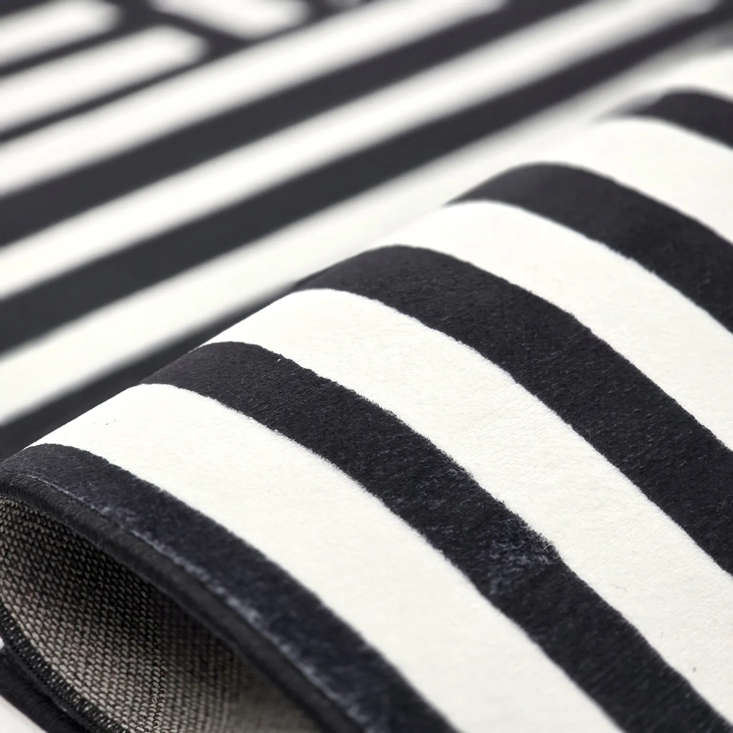 Koberec Wilton - Joma (čierny/biely)