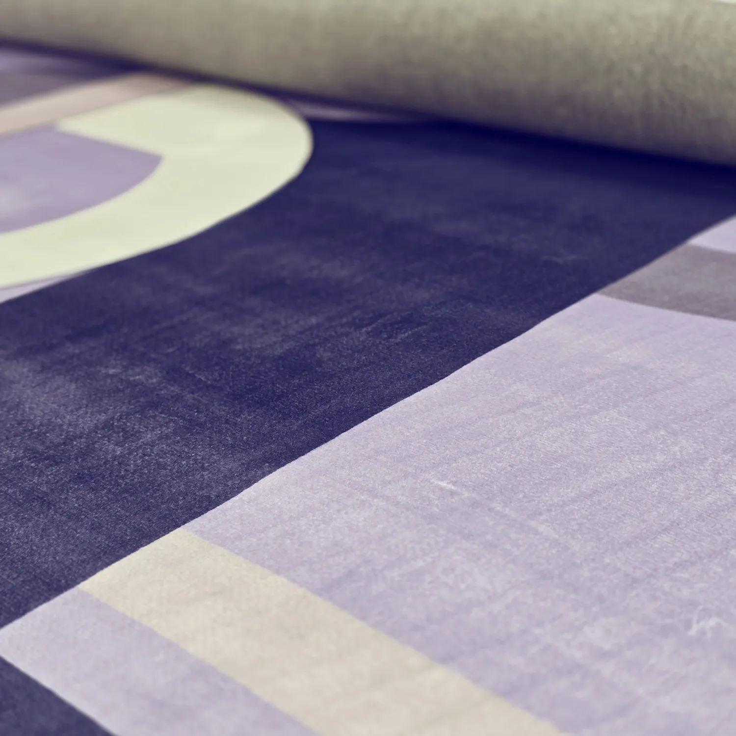 Koberec Wilton - Nysa (fialový/multi)