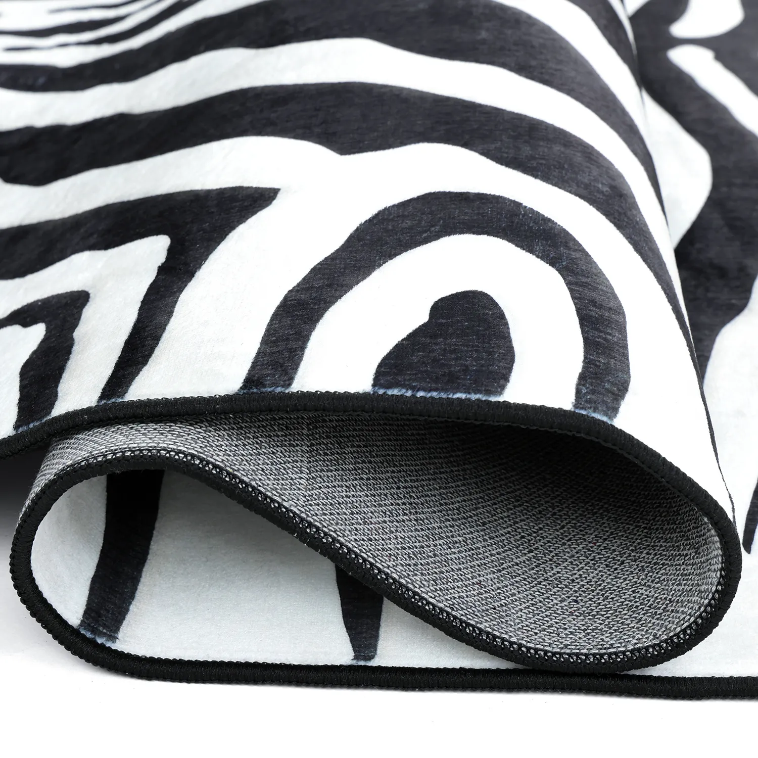 Polooválny koberec Wilton - Zebra (čierna/biela)