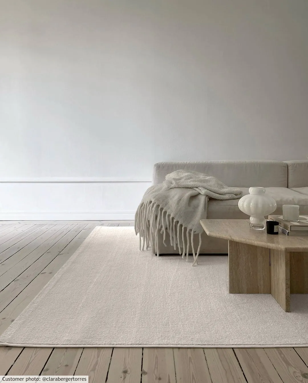 Koberec Wilton - Sunayama (biely)